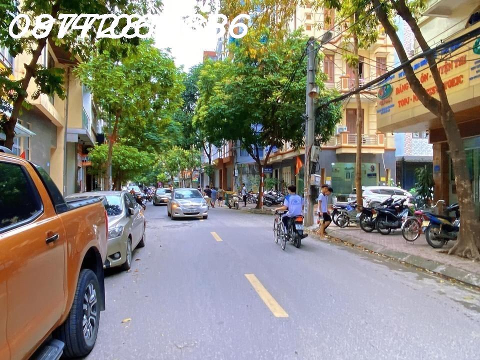 Bán gấp nhà phố Nguyễn Khả Trạc, kinh doanh, vỉa hè xe tải, giá 19 tỷ.