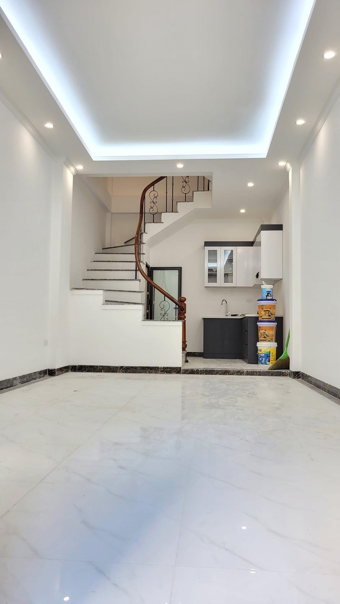 BÁN NHÀ ĐẸP NGUYỄN LƯƠNG BẰNG -MẶT NGÕ (6 TỶ),NỞ HẬU.