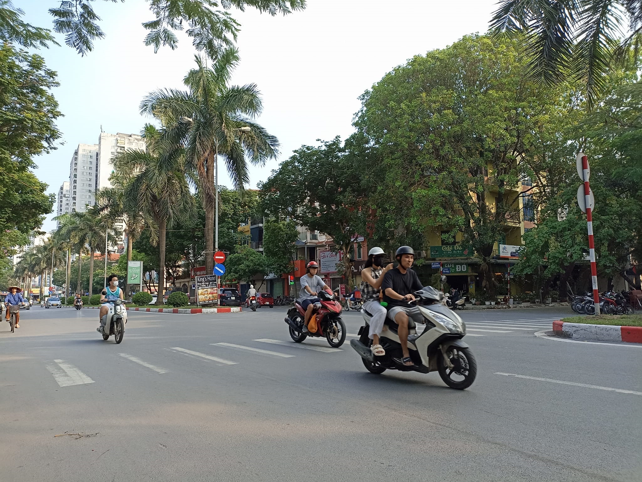 Bán nhà Văn Quán, Hà Đông, mặt phố kinh doanh, 82m2, 6T thang máy, dưới 20 tỷ