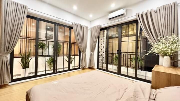 Bán nhà Chợ Khâm Thiên, Đống Đa, 30m2, 3 tầng, MT4m, gần phố, giá 3 tỷ