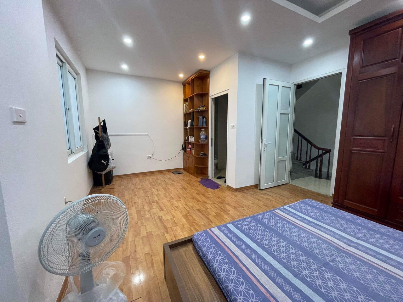 Bán gấp Nhà Phố Nguyễn Trãi lô góc 40m 4Tg MT 6m chỉ 4,9 tỷ.