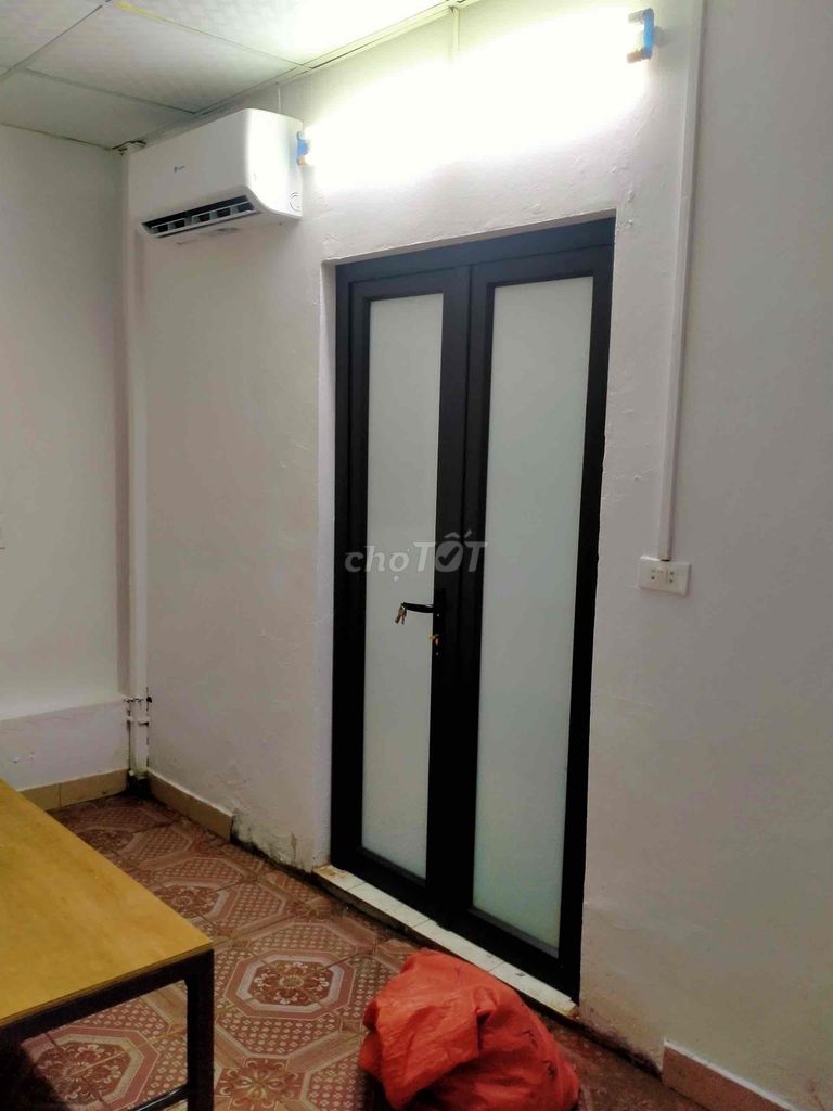 Chính chủ cho thuê căn hộ tập thể 57 Láng Hạ, Đống Đa, Hà Nội..