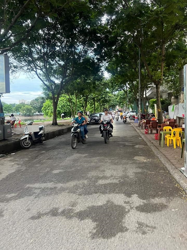 Siêu hót bán nhà c4 Đê La Thành, Đống Đa, 70m2, mt5m xây CCMN đẹp giá 5.6 tỷ