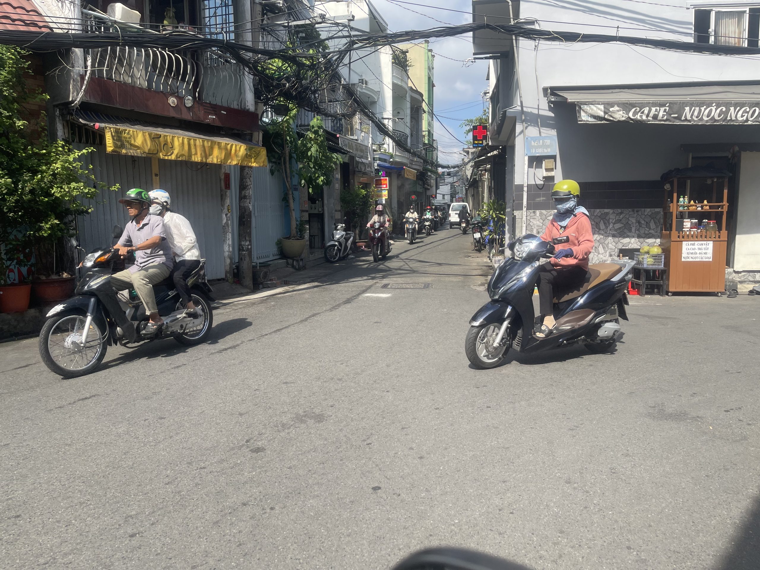 NHÀ MẶT TIỀN ĐƯỜNG LẠC LONG QUÂN.F9. TÂN BÌNH.30M2.2TẦNG.giá rẻ.