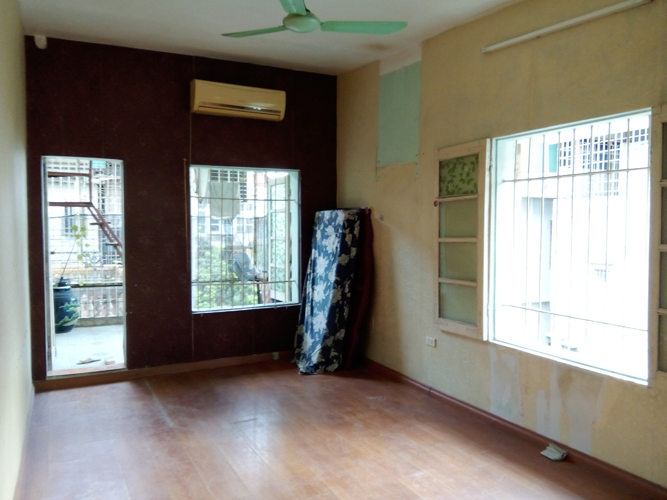 Cho thuê căn hộ chung cư riêng biệt, 2 phòng ngủ tại ngõ 409 Kim Mã, Ba Đình.