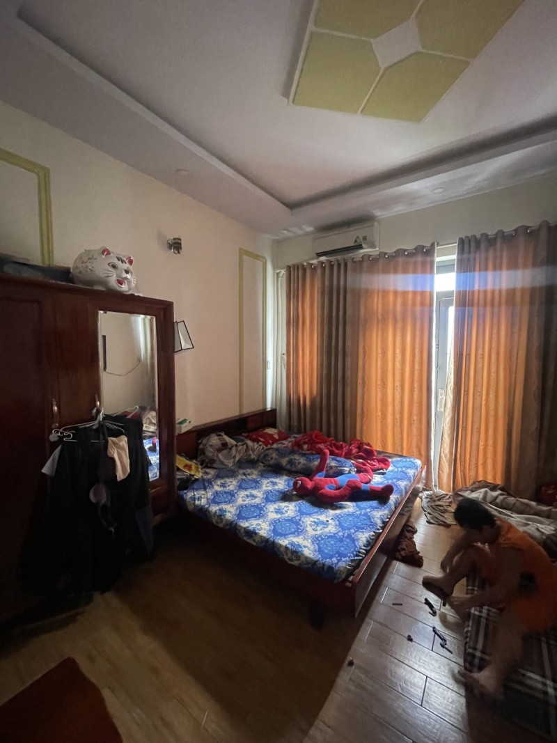 Bán gấp nhà Tô Hiến Thành, Quận 10, 50m2, hẻm 8m, chỉ 5 tỷ hơn