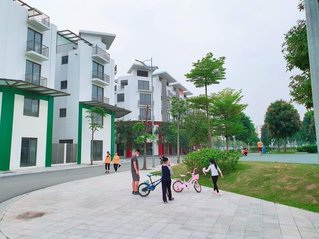 Bán đất Ngọc Thụy, Long Biên cạnh Học viện Hậu Cần, 100m2, ô tô kinh doanh, 8 tỷ.