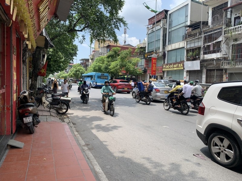 Bán siêu phẩm nhà Lê Duẩn, Đống Đa, Lô góc, 71m2, mt10m, xây CCMN cực nét.