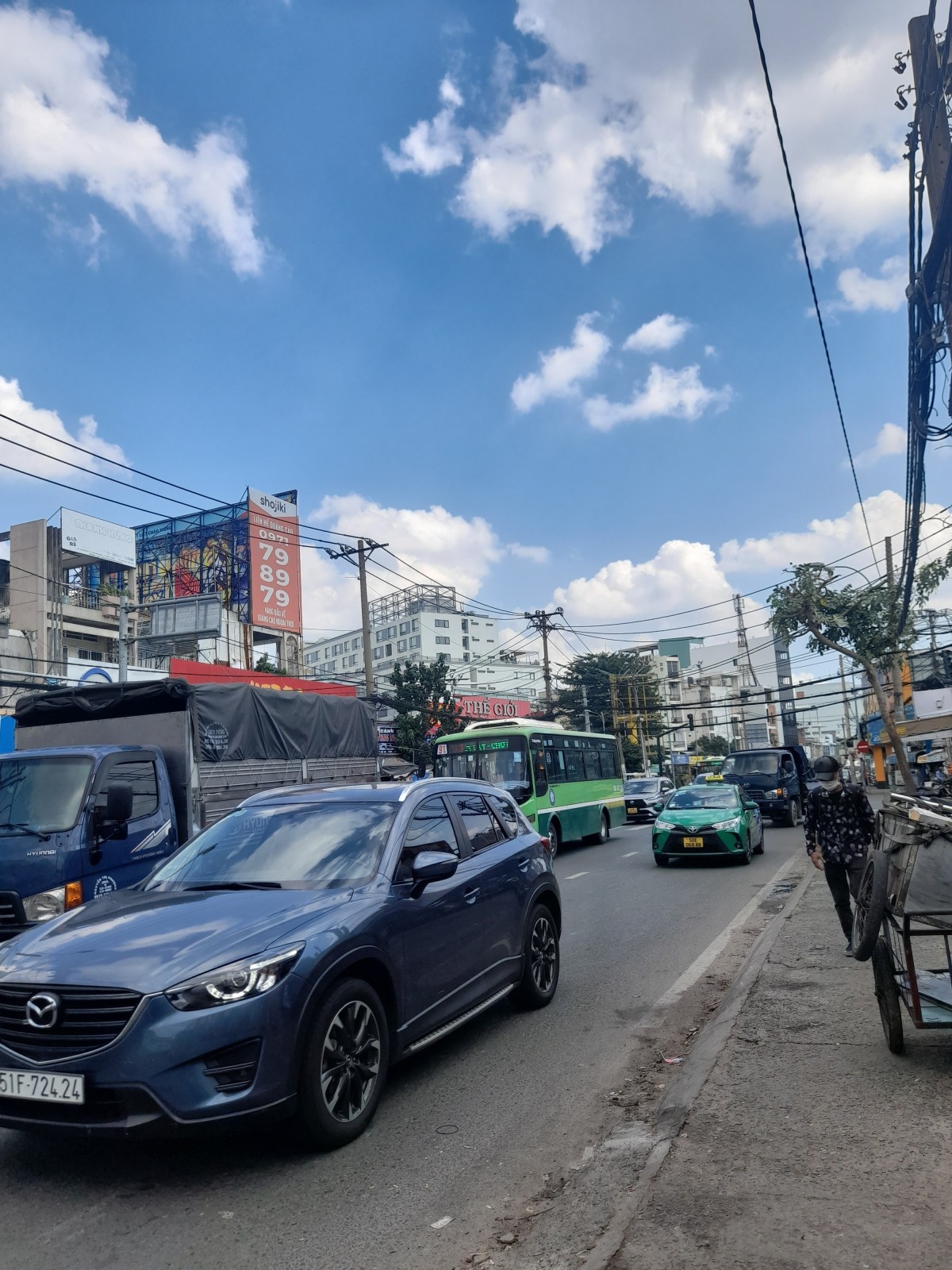 MT NGUYỄN XÍ - 5.5X15M - 1 CHỦ TỪ ĐẦU - VỈA HÈ 4M - SÁT BX MIỀN ĐÔNG.