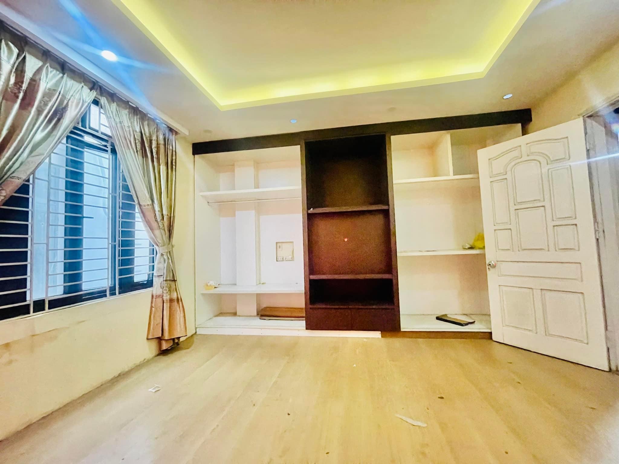 BÁN NHÀ TRƯƠNG ĐỊNH QUẬN HOÀNG MAI - 26M 6 TẦNG MT 4.4M - CHỈ 3 TỶ NGÕ THÔNG 5M RA OTO NHÀ ĐẸP 4 NGỦ ĐỦ CÔNG NĂNG.