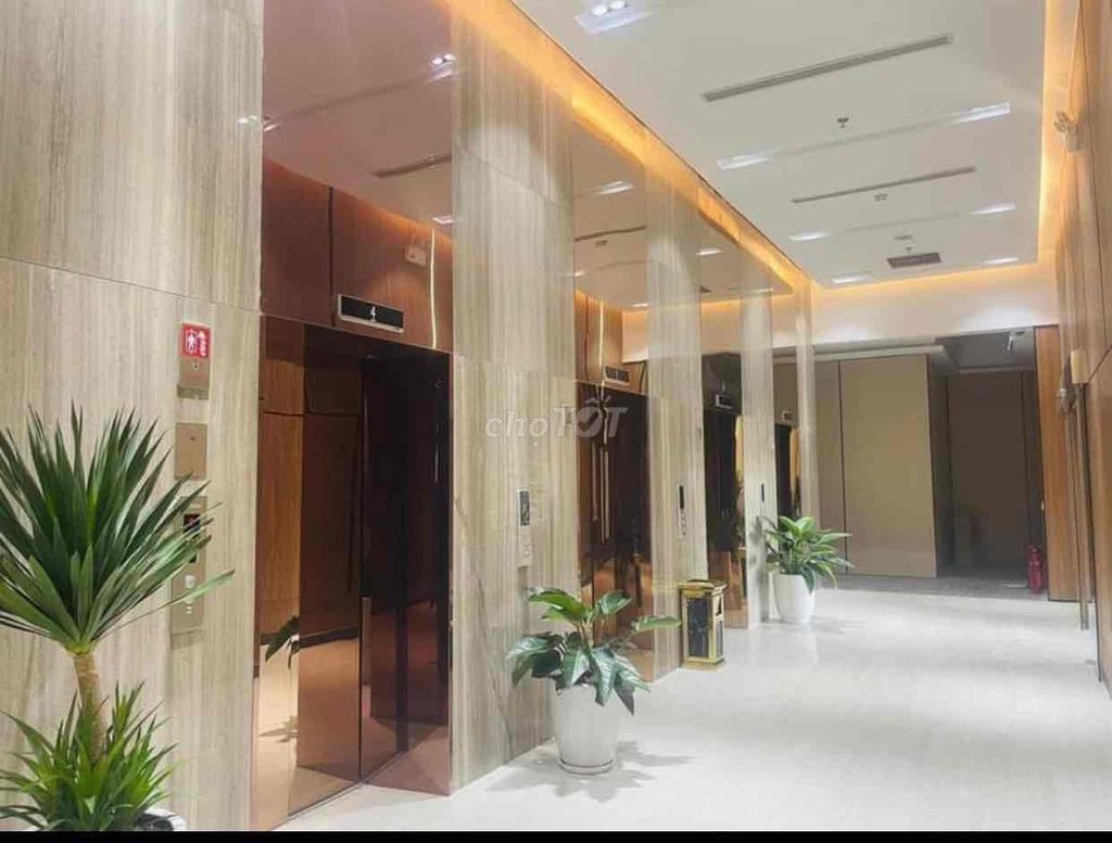 Chính chủ cần bán căn hộ 105m2, tầng 6 chung cư Bình Minh Garden, số 93 đường Đức giang.