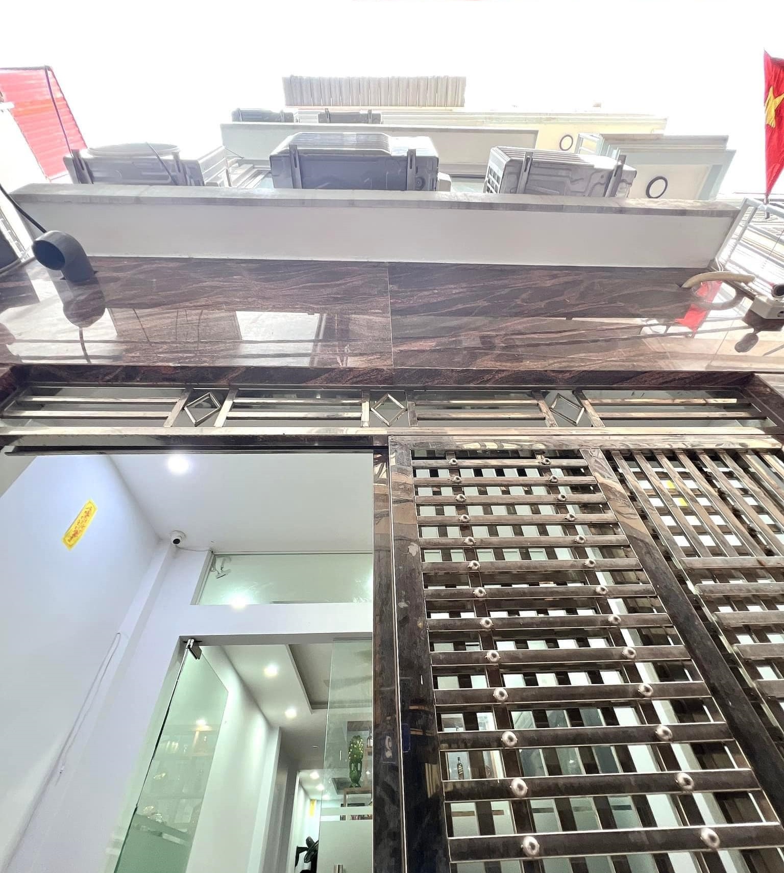 TRUNG TÂM CẦU GIẤY - NHÀ ĐẸP 2 THOÁNG – GẦN PHỐ - NHIỀU TIỆN ÍCH – 43M2, 5.5 TỶ