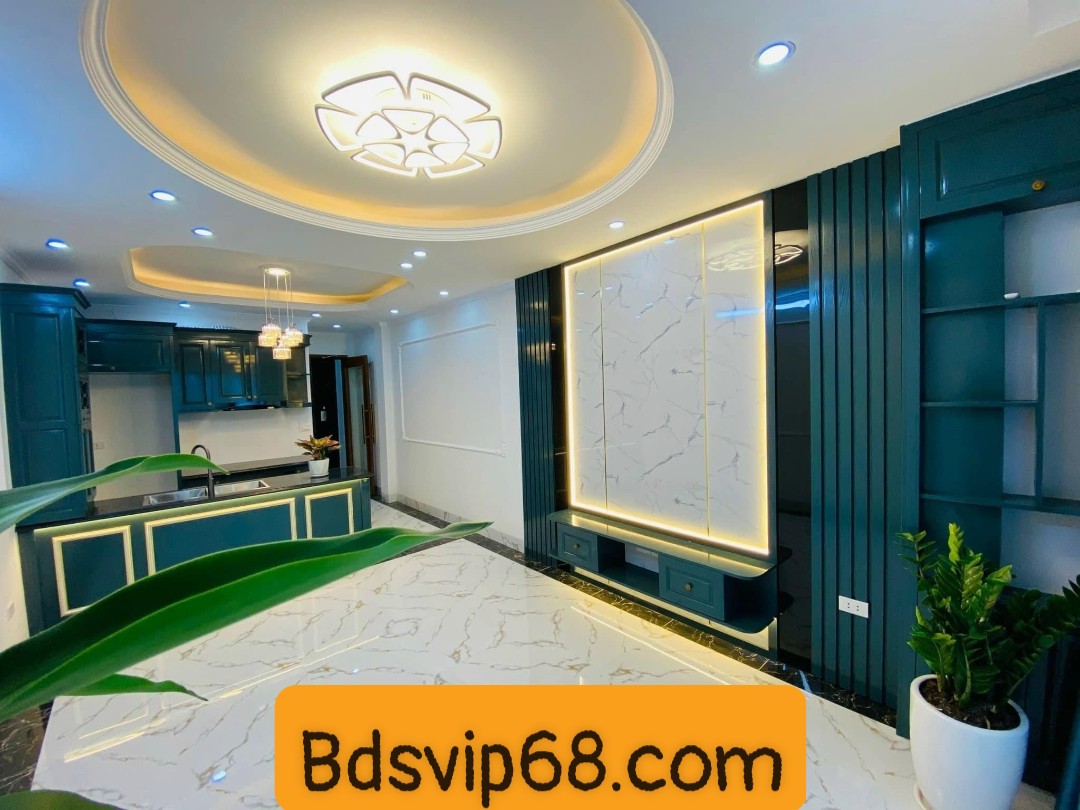 Cần bán nhà đặc biệt đẹp, thang máy xịn, ô tô đỗ cửa gần phố Khương Trung, 45m2 6 tầng giá 7.9 tỷ.