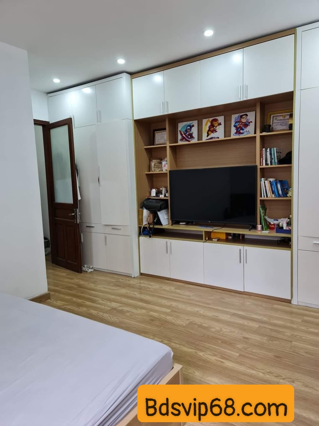 Cần bán nhà tại ngõ 52 Quan Nhân, 50m2 lô góc 5 tầng Full nội thất đẹp, giá 9 tỷ