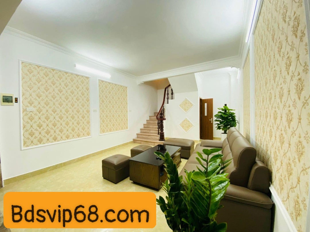 Bán nhà đẹp 5 tầng mặt tiền 4.4m, ô tô đỗ cửa, 30m ra phố Nguyễn Lương Bằng giá chỉ 6.3 tỷ.