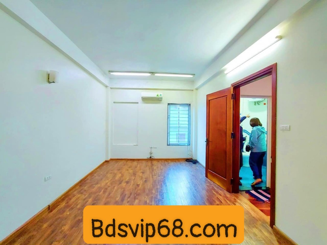 Cần bán nhà ngõ 107 Nguyễn Chí Thanh, 41m2 5 tầng, căn góc, ô tô đỗ cửa, FULL nội thất đẹp giá 6.5 tỷ.