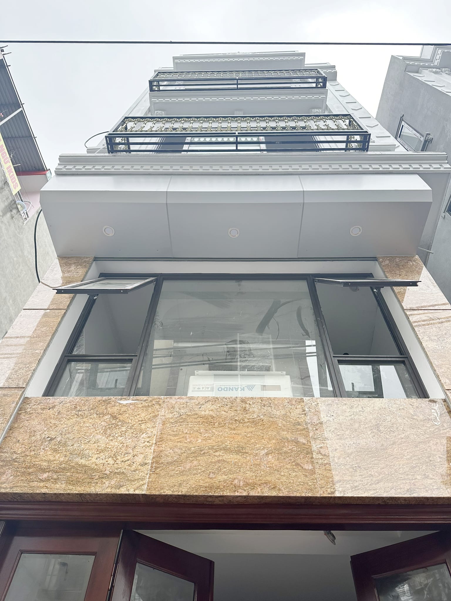 Cần bán gấp nhà phân lô Cổ Nhuế,43m2, 5T thang máy, ô tô đỗ cửa,nhà mới đẹp lung linh về ở ngay hơn 4 tỷ.