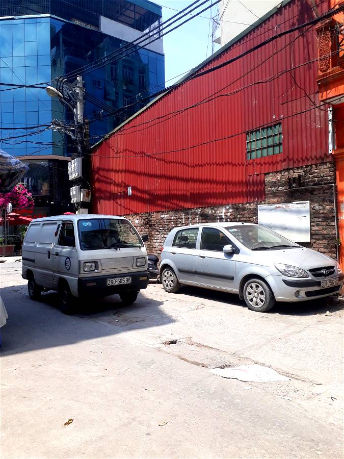 BÁN NHÀ PHÂN LÔ ĐƯỜNG GIẢI PHÓNG QUẬN HOÀNG MAI - 30M 4 TẦNG MT 3.4M - NHỈNH 4 TỶ 3 OTO TRÁNH KINH DOANH VĂN PHÒNG.