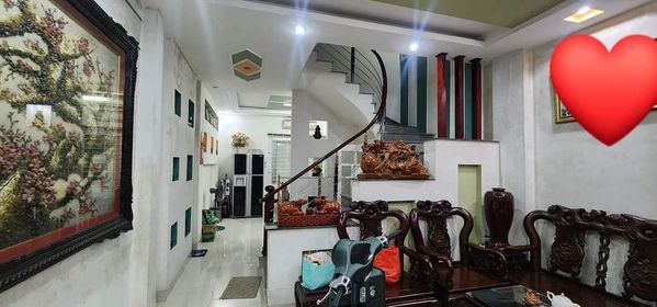 BÁN GẤP NHÀ ĐẸP CẦU GIẤY, DÂN XÂY, SÁT PHỐ, GẦN ÔTÔ TRÁNH, 35M2 GIÁ CHỈ HƠN 4TỶ.