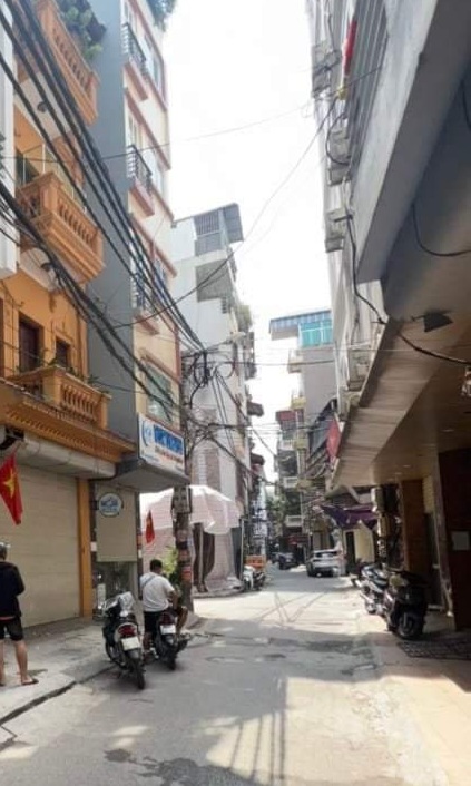 NHÀ BÁN PHÁO ĐÀI LÁNG THOÁNG TRƯỚC SAU. DT 45M. 5TẦNG. MT 4.5M. HƠN 6 TỶ. ĐANG CẦN BÁN.