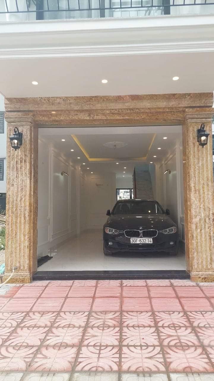 Oto tránh, vỉa hè đá bóng Ngọc Thụy, LB. 42m2, 6 tầng. Thang máy nhập .Nhỉnh 9Tỷ