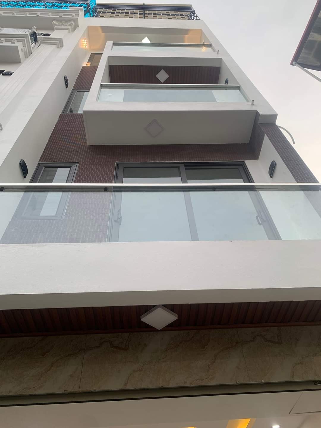 Cực phẩm Việt Hưng,Long Biên. 35m2 , 5 tầng.Lô góc, kiến trúc siêu đẹp.Nhỉnh 3,5tỷ