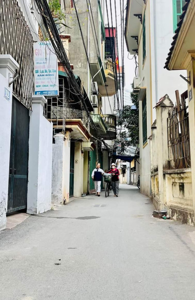 NHÀ BÁN VĂN PHÚ NGÕ THOÁNG RỘNG. DT 37M 4TẦNG. HƠN 3 TỶ. ĐANG CẦN BÁN.