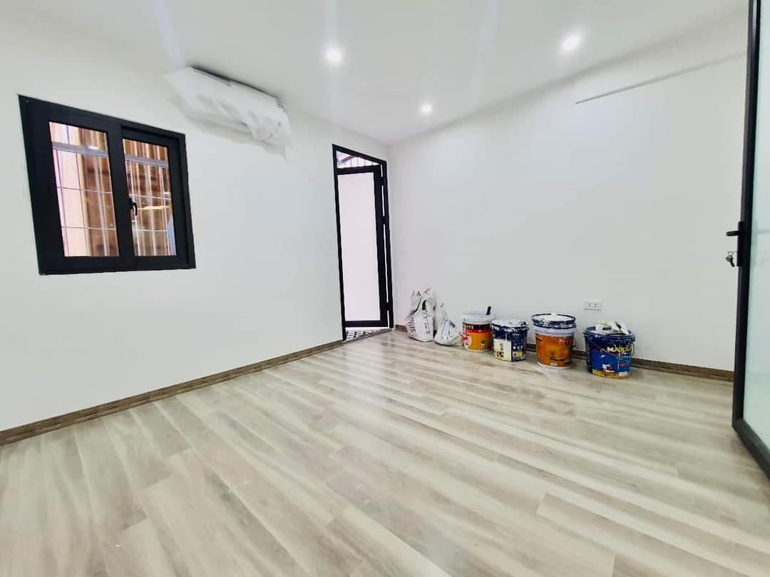 Bán nhà TT Nam Đồng - full nội thất - ô tô đỗ cầu thang - 2ban công - nhà đẹp - tiện ích