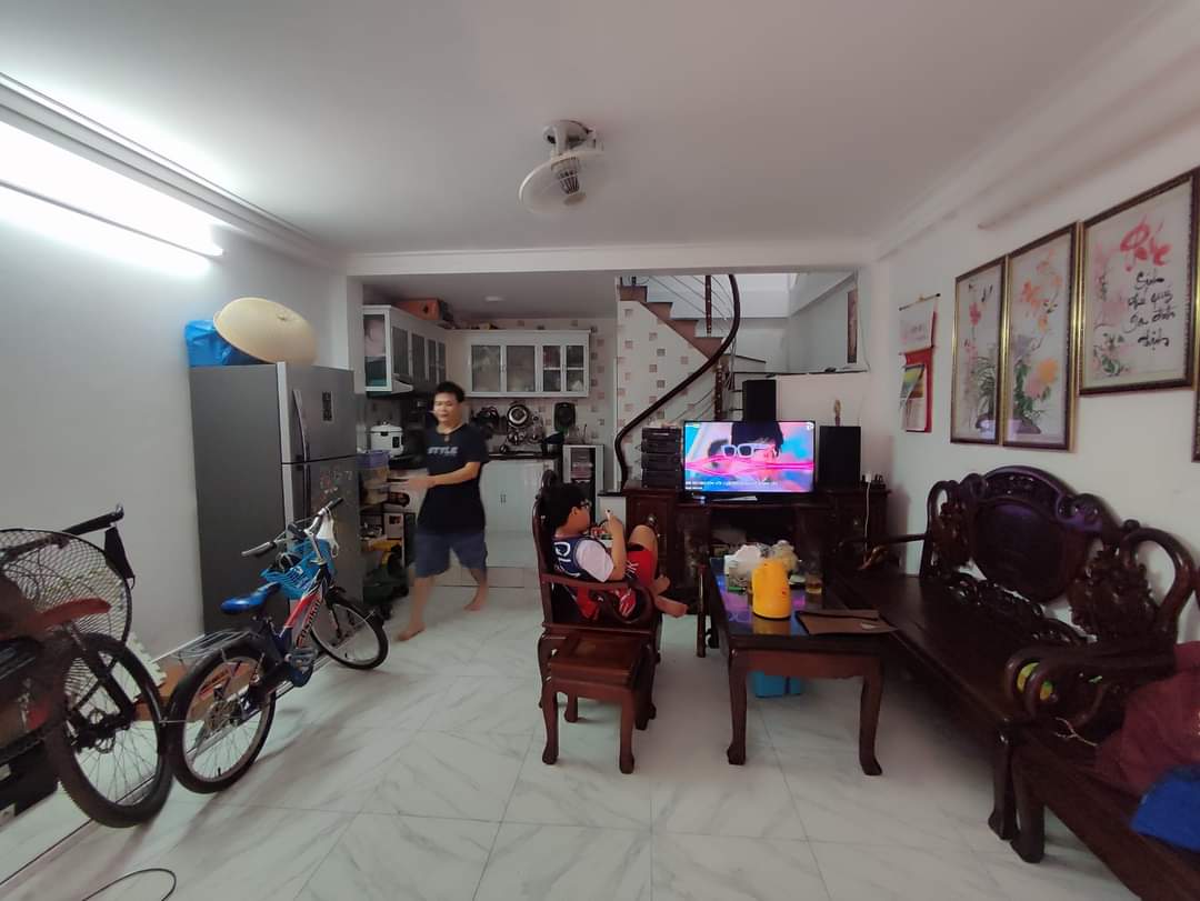 Bán nhà ngõ 32 Đỗ Đức Dục,dân xây,ngõ ô tô,ngách xe ba gác tránh xe máy,gần chợ,31m2×5T.mt:4,4m