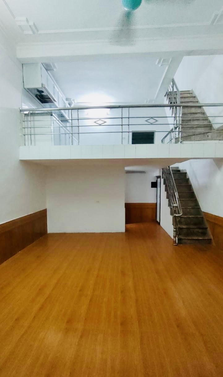 BÁN NHÀ TRẦN KHÁT CHÂN QUẬN HAI BÀ TRƯNG - 30M 4 TẦNG MT 4.6M - GIẢM CHÀO 200TR CHỈ NHỈNH 2 TỶ CÁCH OTO TRÁNH 10M NGÕ THÔNG SỔ RIÊNG VUÔNG ĐẸP.