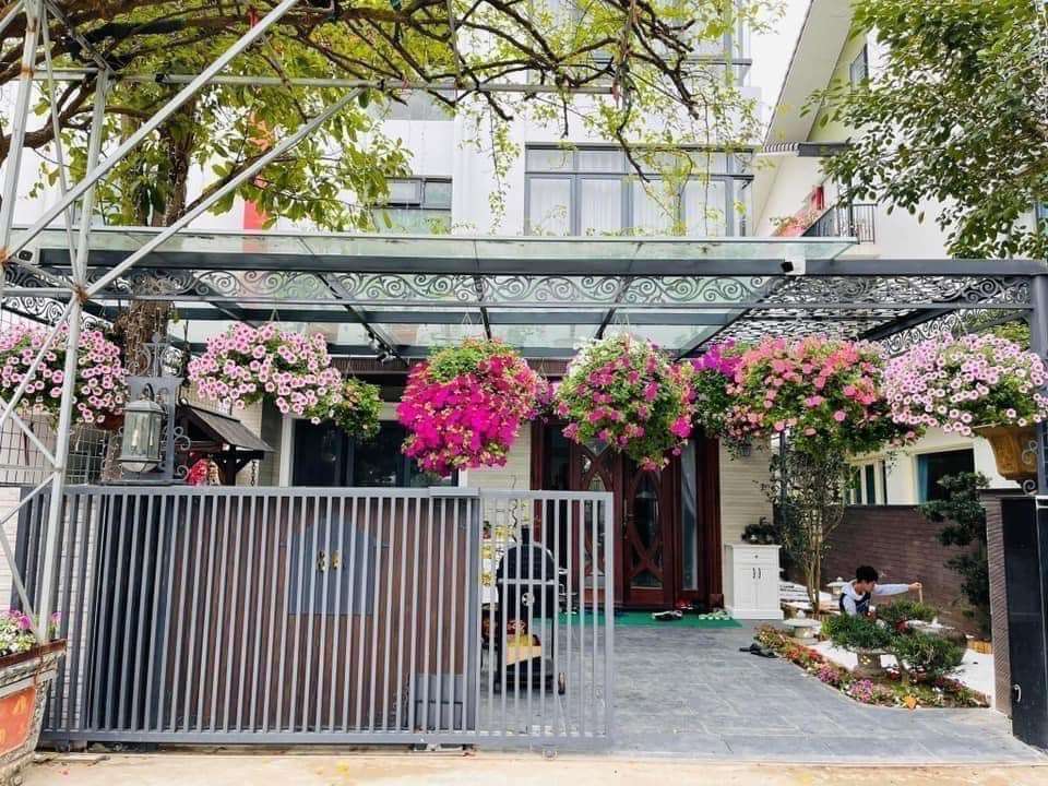 BIỆT THỰ GAMUDA ĐẸP - 3 MẶT THOÁNG - ĐẲNG CẤP - 4 OTO TRÁNH - VỈA HÈ 190m x 4 tầng x mt9m giá chỉ 34 tỷ.