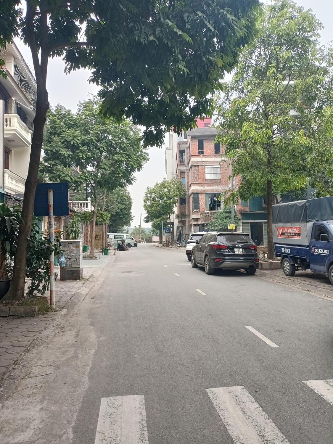 HIẾM HIẾM, LIỀN KỀ TỔNG CỤC 5 YÊN XÁ, VIEW VƯỜN HOA, 9.85 TỶ.