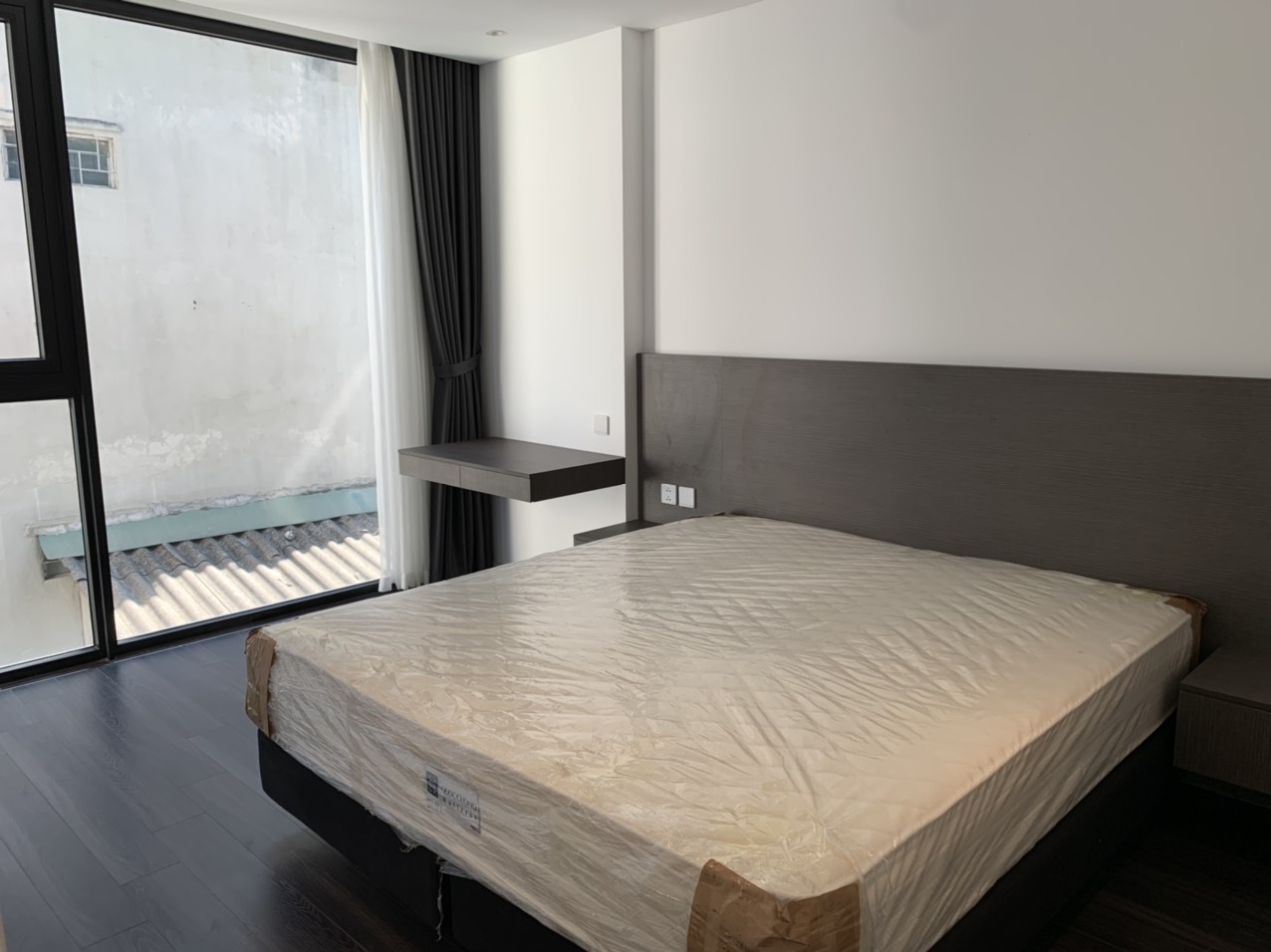 Bán căn Apartment 2 thoáng vew Hồ Tây Lớn Phố Vũ Miên, 110m2, 8 tầng, mt 6.8m ( Lh: 0936306563 )