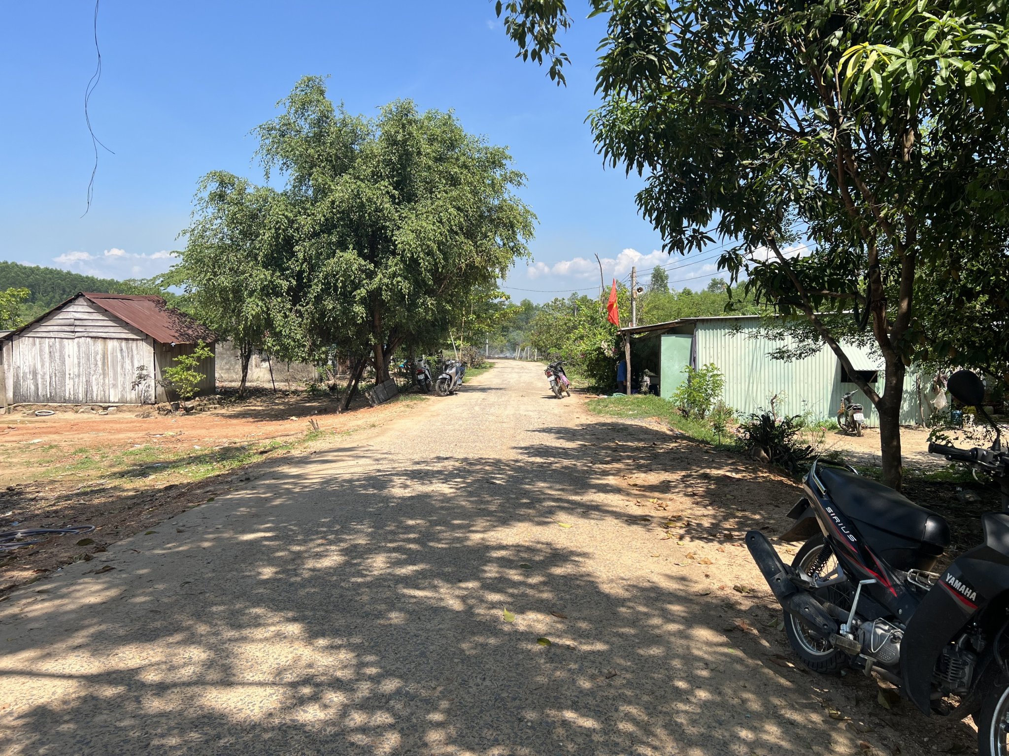 Bán đất thổ cư Khánh Đông giá rẻ mặt tiền đường bê tông liên thôn