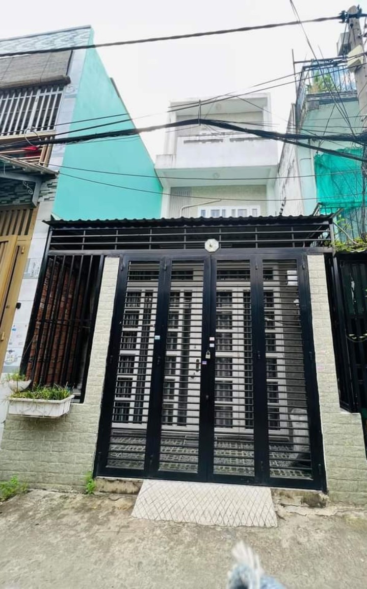 CẦN BÁN GẤP NHÀ 3 TẦNG BÙI DƯƠNG LỊCH - 3.9x9.5 - HẺM XE HƠI SÁT CHỢ HỒ VĂN LONG - CHỈ 3 TỶ XÍU.