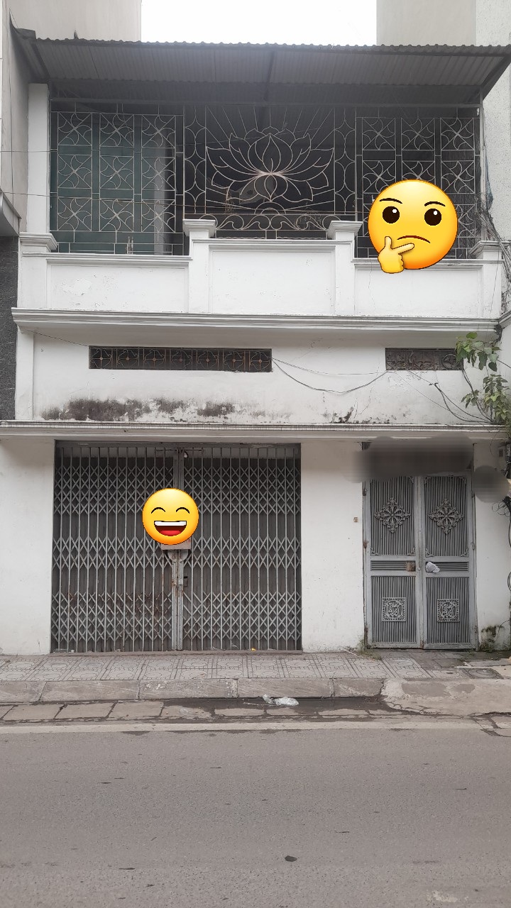 Bán đất mặt phố Nguyễn Đình Hoàn 100m, mặt tiền 7m. Giá 275 tr/m