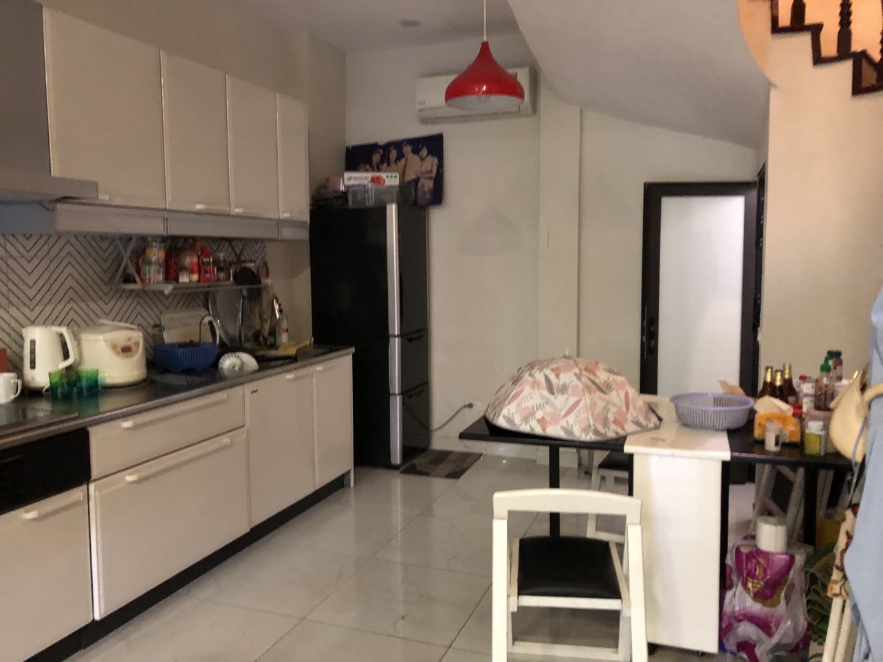 - BÁN ĐẤT TẶNG NHÀ CẤP 4 LINH ĐƯỜNG HOÀNG MAI. +DT 58M ....MT 5.1 M..