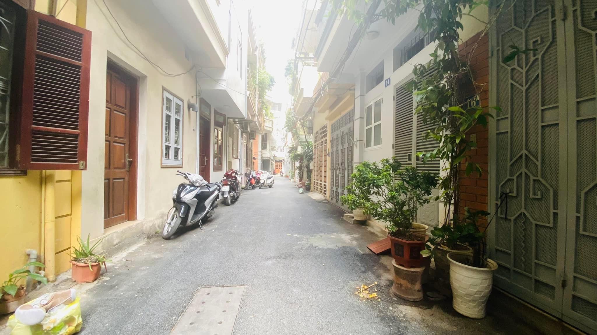 Bán Gấp Nhà - Đặng Thai Mai - Tây Hồ - 2 Thoáng - 46M2X4T - Giá 8.9 Tỷ