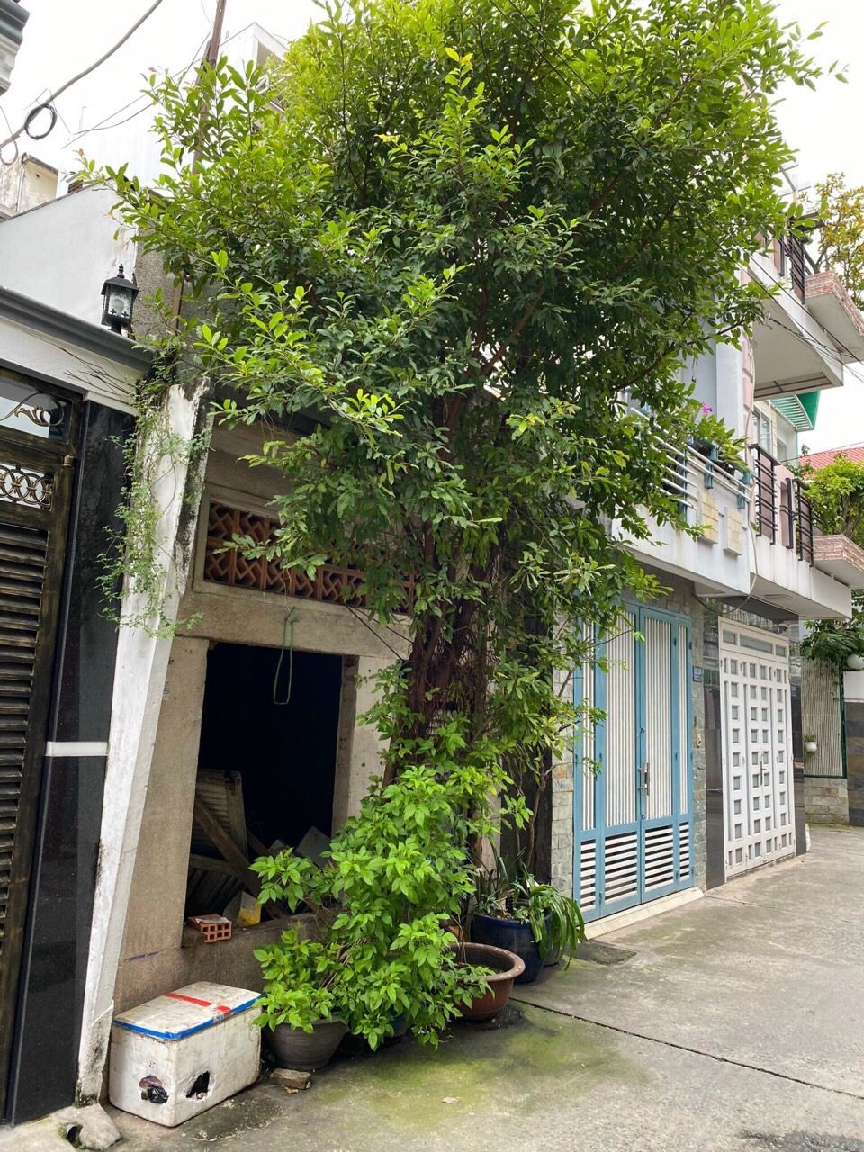 Nợ ngân hàng bán gấp nhà căn góc 2 mặt tiền Đường Phạm Văn Hai, P3, Tân Bình.