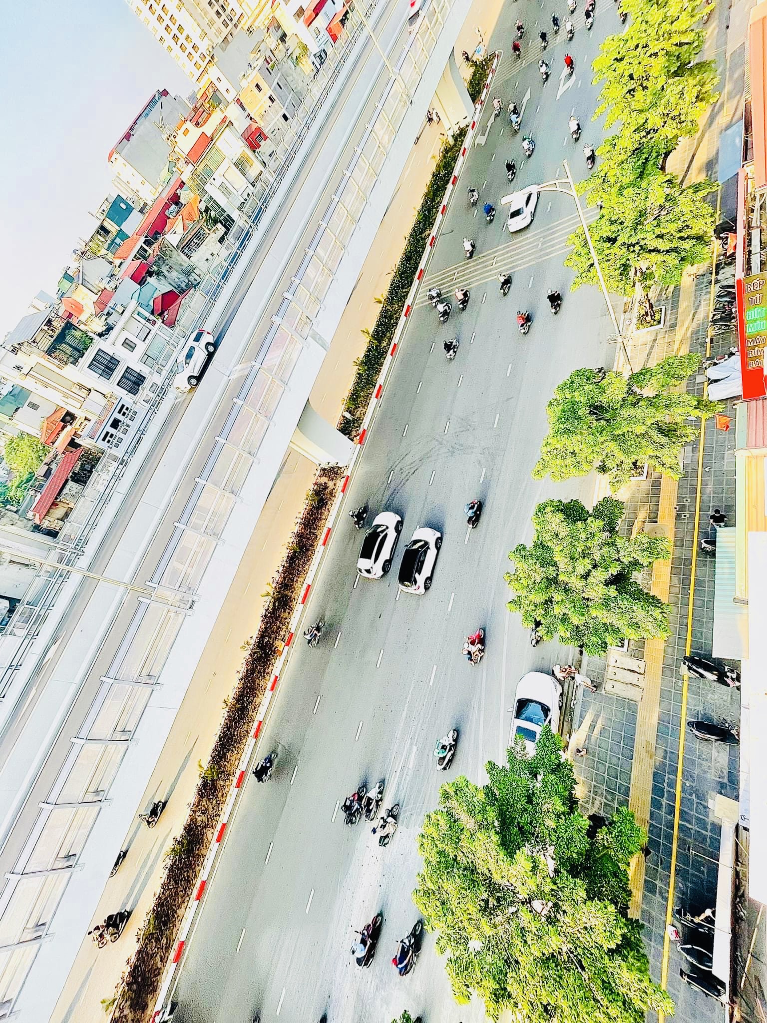 Bán Nhà MP Ngã Tư Minh Khai Đại La 53M2 7T Thang Máy KD Sầm Uất Ngày Đêm Giá 25.5 Tỷ.