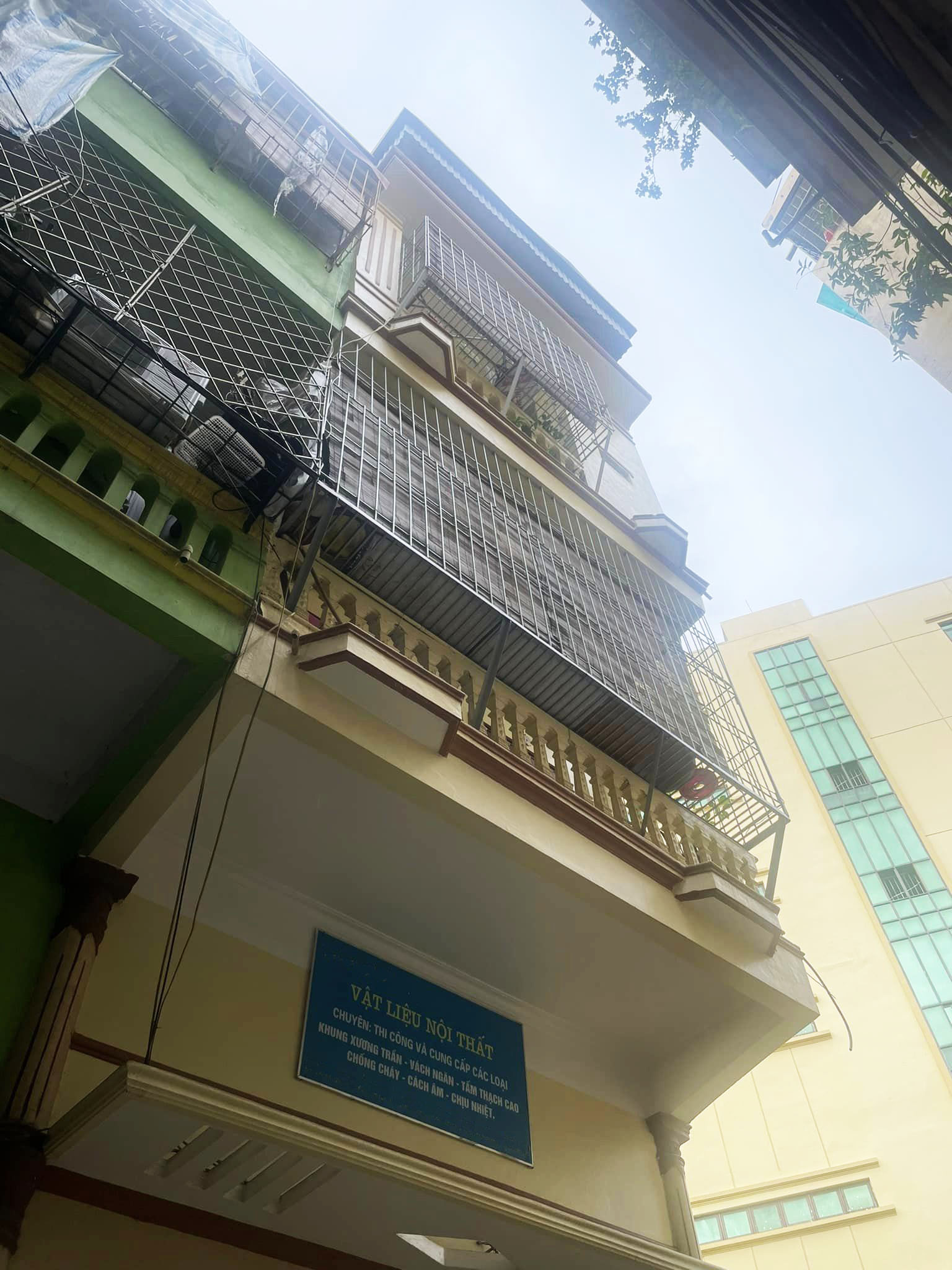 Bán Gấp Nhà 2 Mặt Thoáng Ô tô Đỗ Cửa Phố An Trạch giá chỉ 3,95 tỷ, 30mx4 tầng.