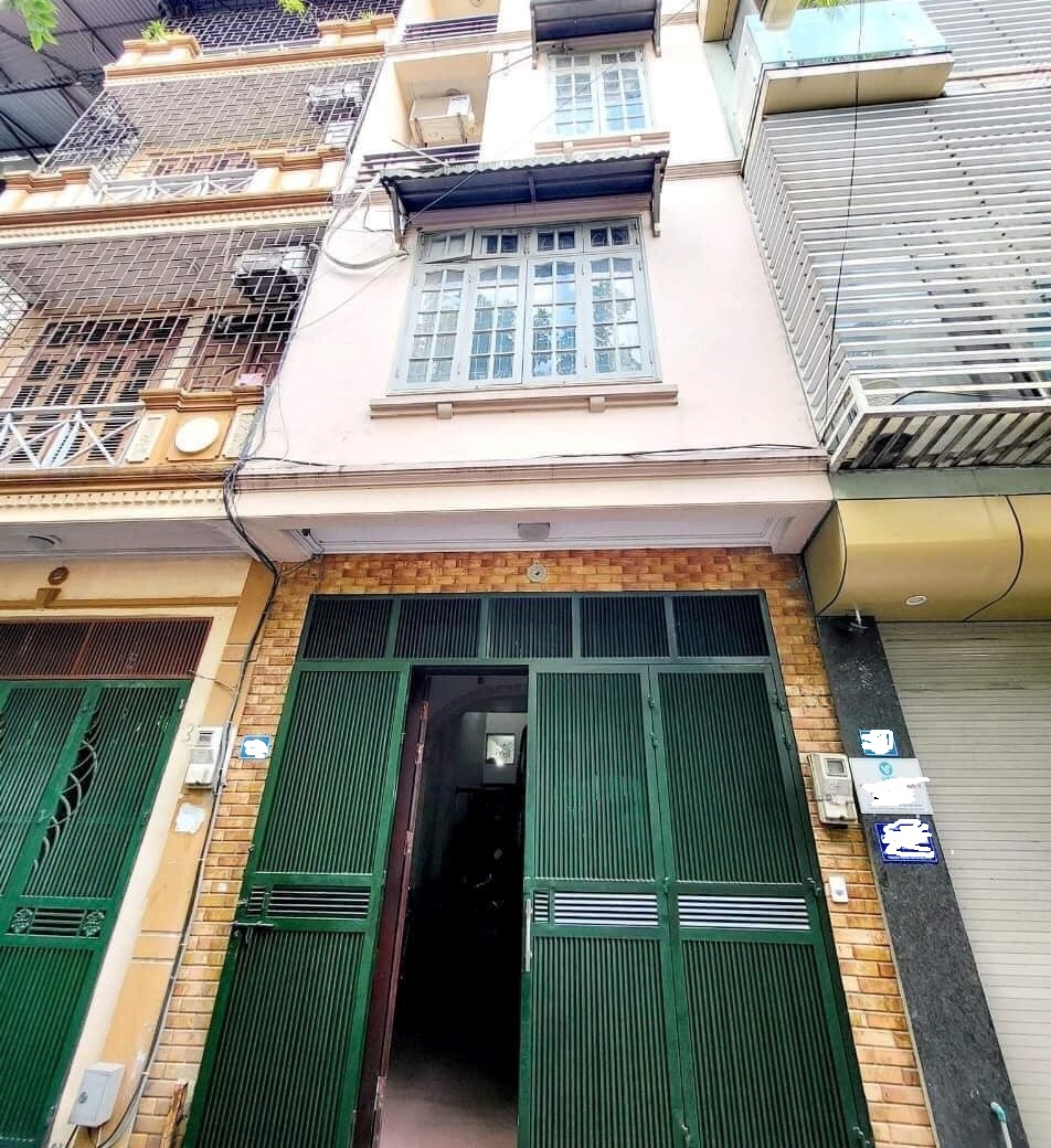 Bán nhà Duy Tân - Cầu Giấy phân lô ô tô tránh thoáng vĩnh viễn 50m2 5T MT 4m.