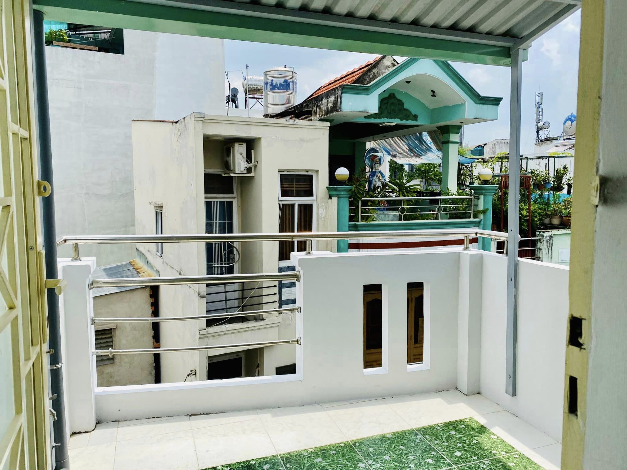 NHÀ ĐẸP ĐINH TIÊN HOÀNG - HẺM 3 GÁC - 4 TẦNG BTCT - KHU VIP- CHỈ 3.99 TỶ.