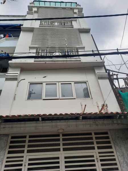 NHÀ 5 TẦNG TRẦN QUANG LONG 4X 11M, KHU TẬP CHUNG NHIỀU NGƯỜI NƯỚC NGOÀI, NHÀ MỚI MUA Ở NGAY GIÁ 9 TỶ..