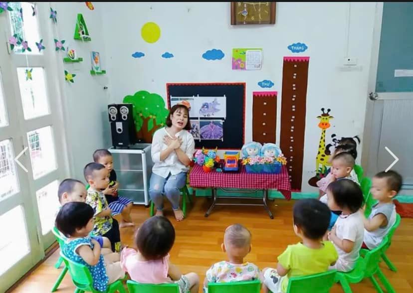 Bán tòa nhà VP phố Hoa Lâm cạnh chợ Việt Hưng, DT110m, mặt tiền 10m, 7 tầng, giá hơn 14 tỷ.