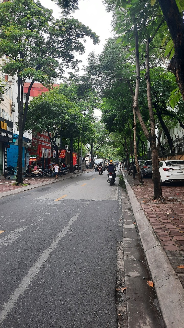 TRUNG KÍNH - LÔ GÓC ❌ NGÕ THẲNG - THÔNG - RỘNG.