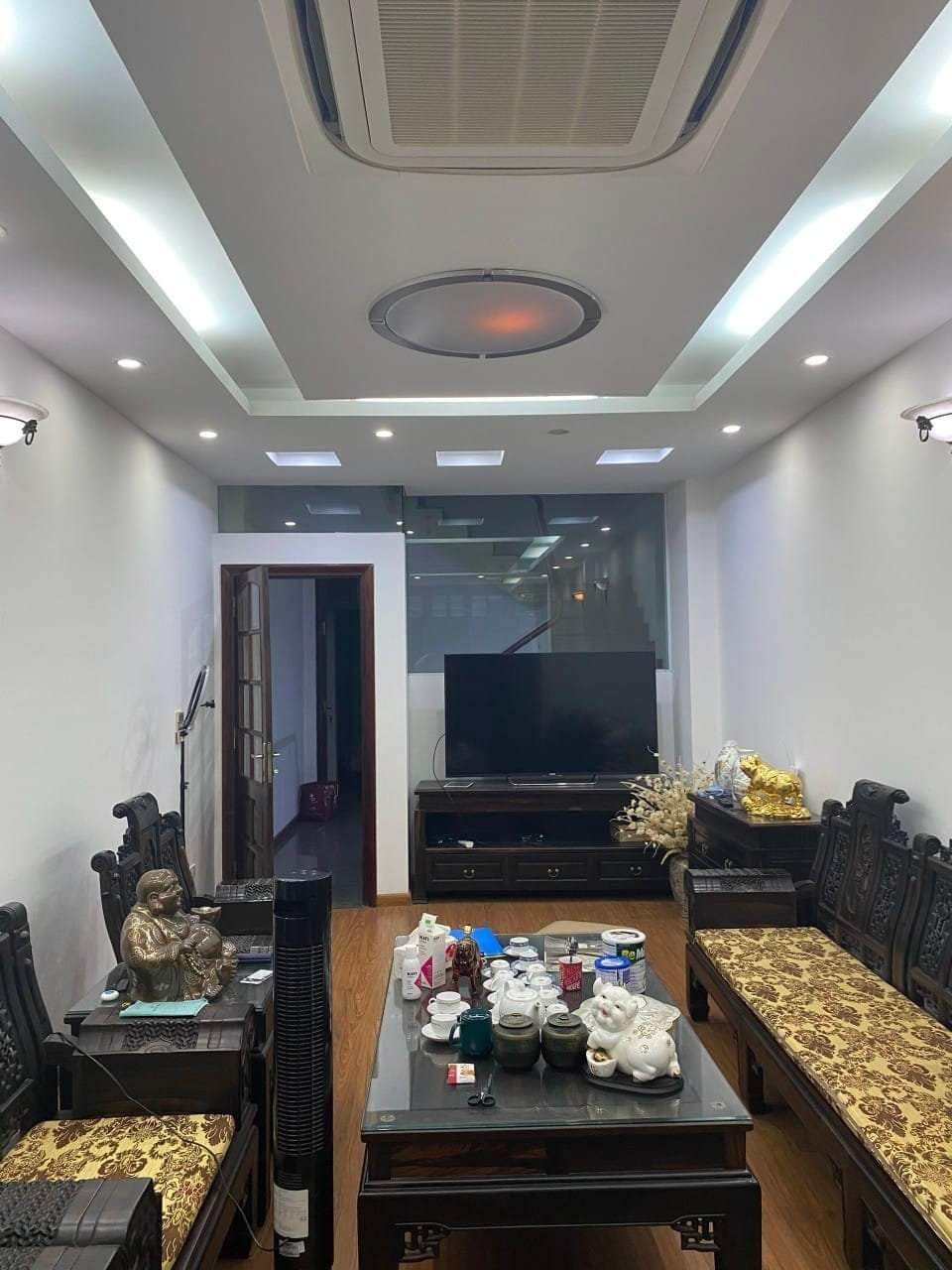 BÁN NHÀ HOÀNG SÂM CẦU GIẤY, PHÂN LÔ VIP, ÔTÔ VÀO NHÀ, 2 THOÁNG, SÁT PHỐ,70M2 NHỈNH 12TỶ.