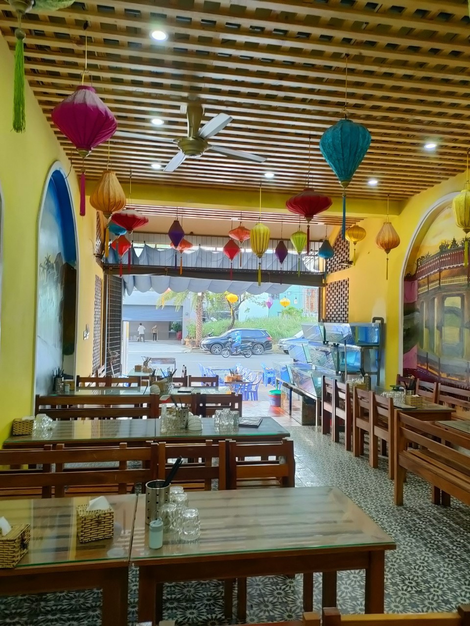 Nhà đẹp 4 tầng chỉ giá đất, đường 15m Hồ Hán Thương, sát sông Hàn, giá hot.!!!!.