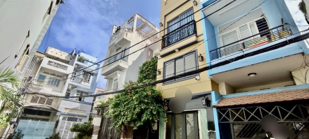 Gấp bán - 20m ra MT Lê Quang Định - 4.1x22m - nở hậu - nhà kế bên ô tô đỗ hầm.