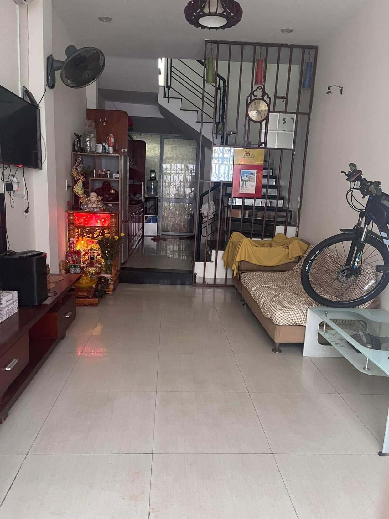 Bán nhà 2 Tầng k/oto Hoàng diệu - gần chợ- Trường học.